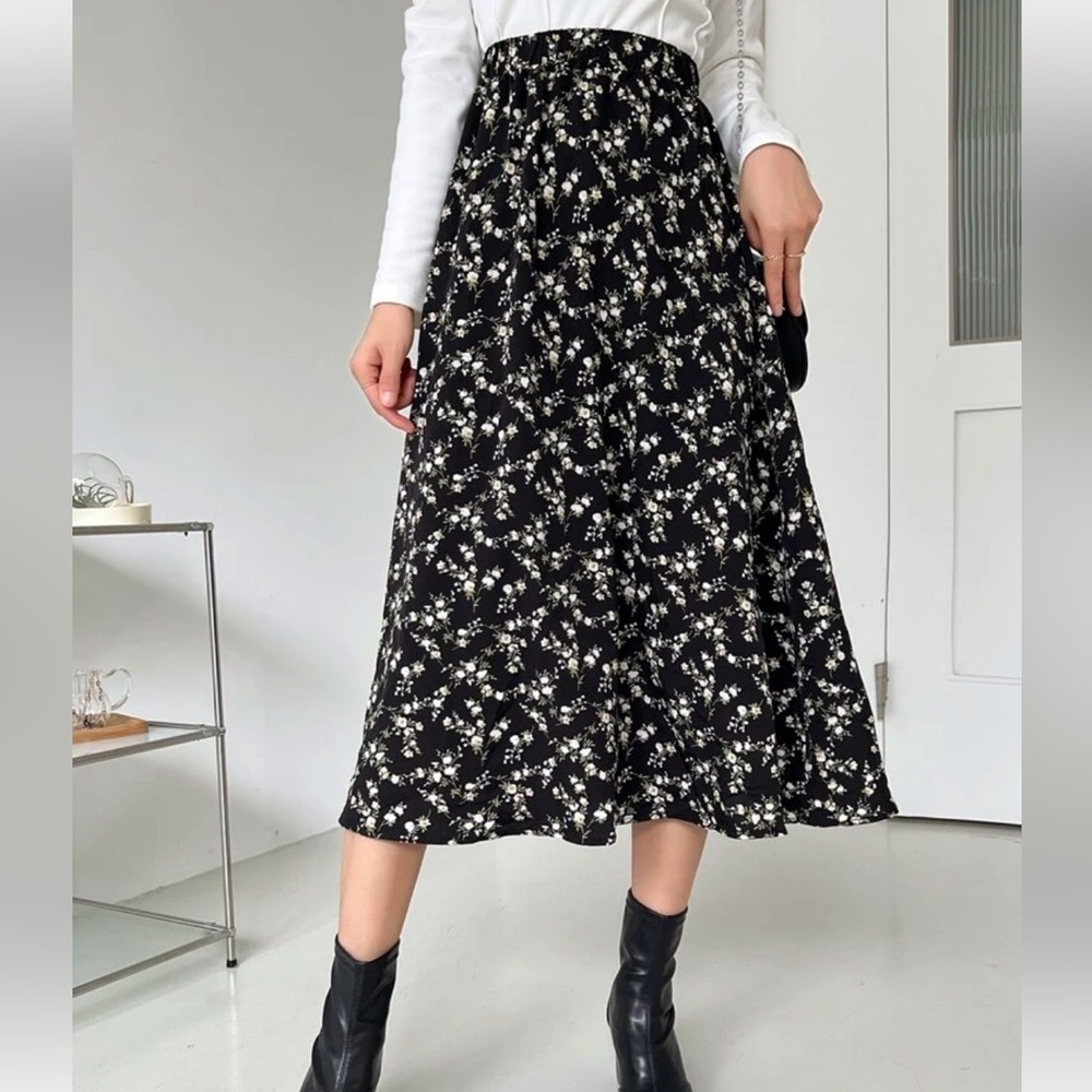 DAZY Ditsy Floral Midi Skirt